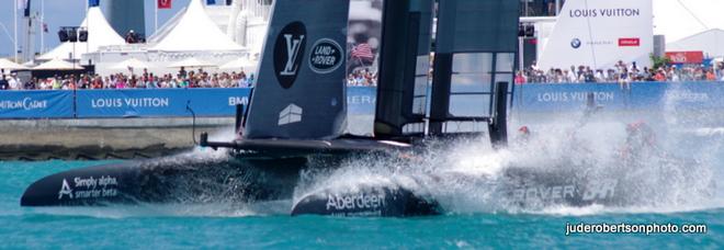 Day 2 – Race 2 – Land Rover BAR at the finish - Louis Vuitton America's Cup ©  Jude Robertson http://juderobertsonphoto.wix.com/pix